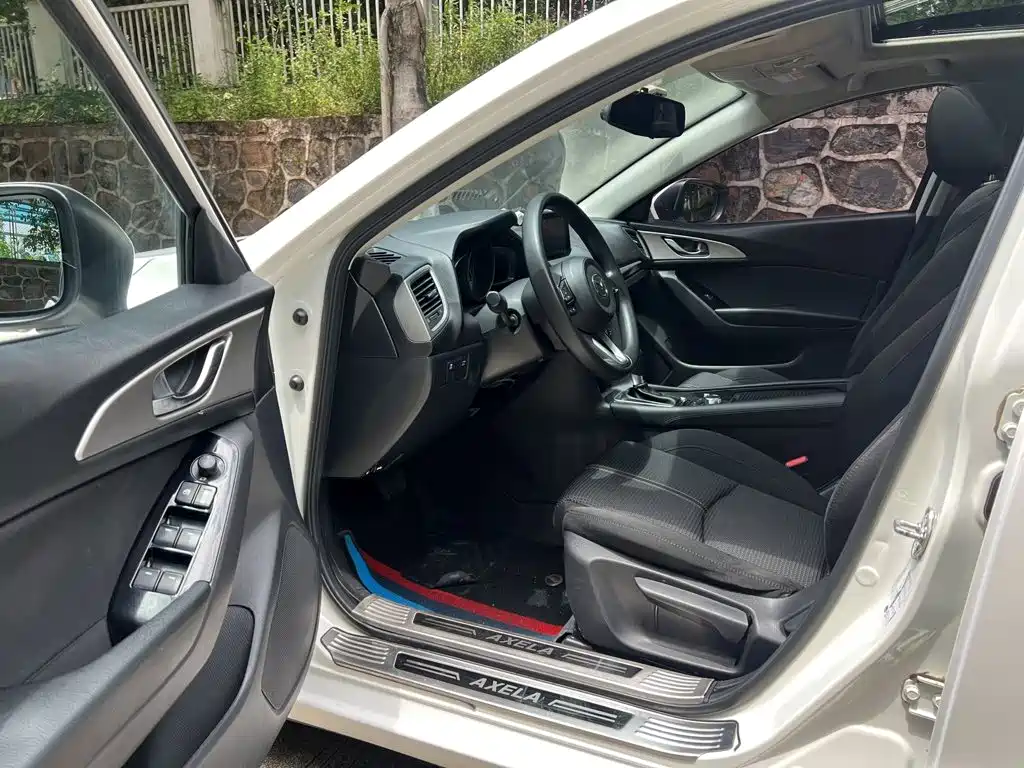 Mazda 3 Axela 2018