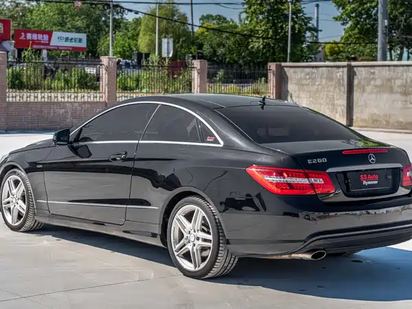 Mercedes-Benz E-Class 2012