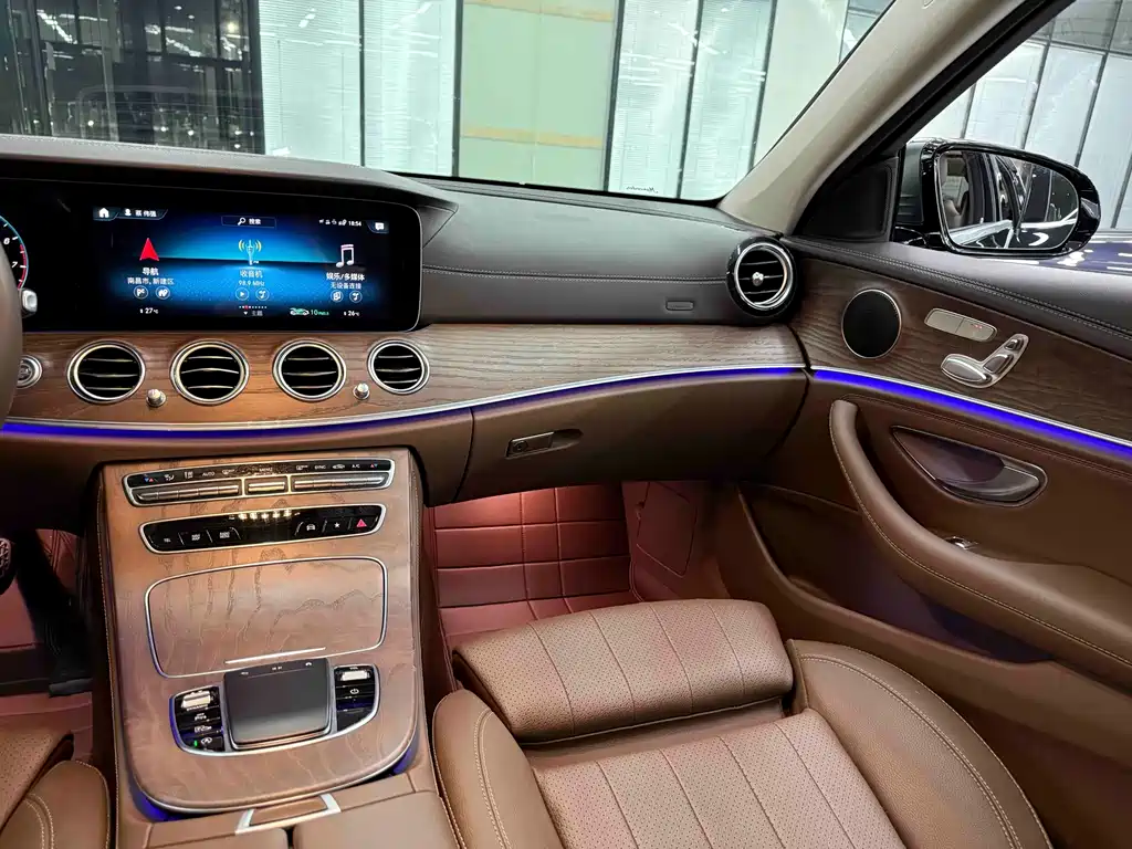 Mercedes-Benz E-Class 2022 — фото 17