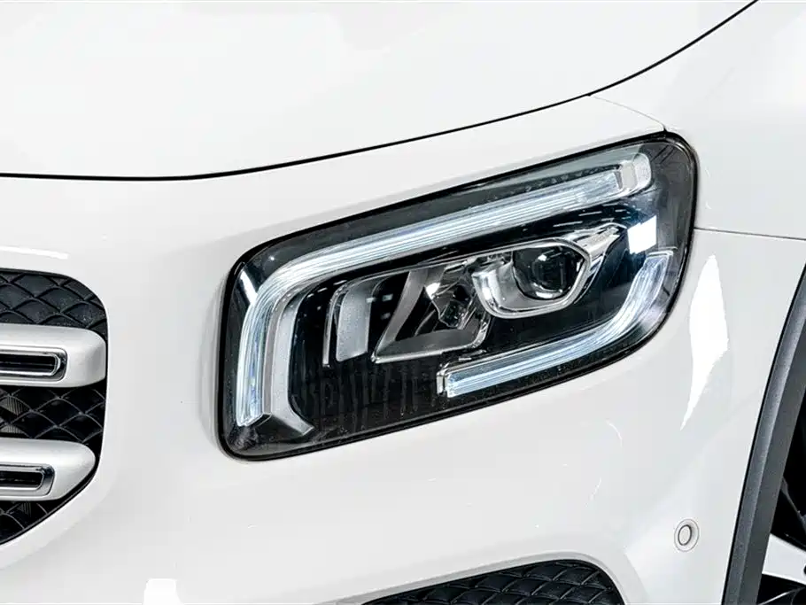 Mercedes-Benz GLB 2023 — фото 4