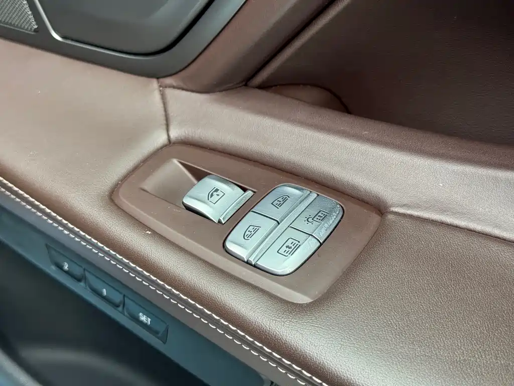 BMW 7 Series 2021 — фото 13