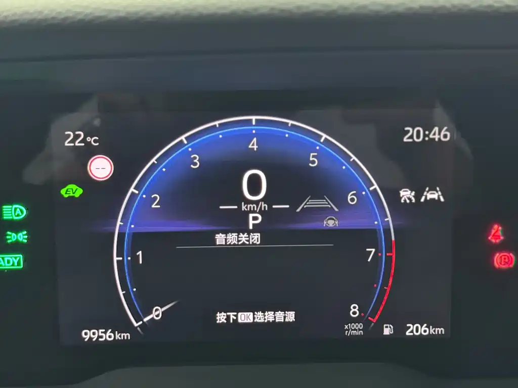 Toyota Camry 2024 — фото 3