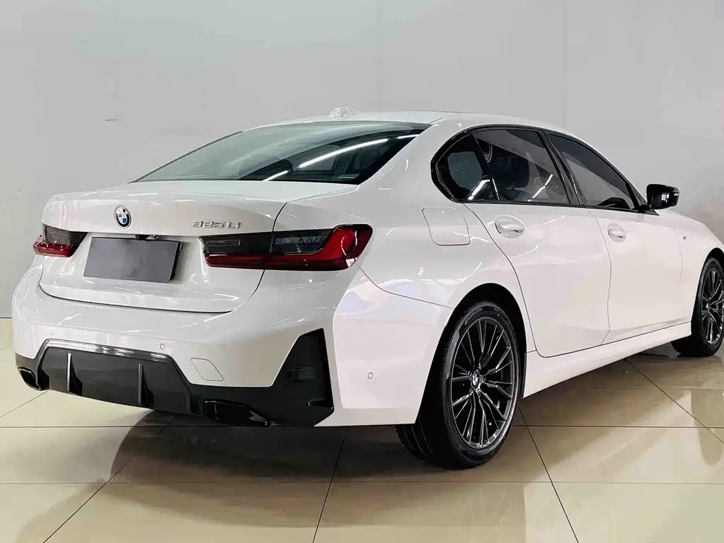 BMW 3 Series 2023