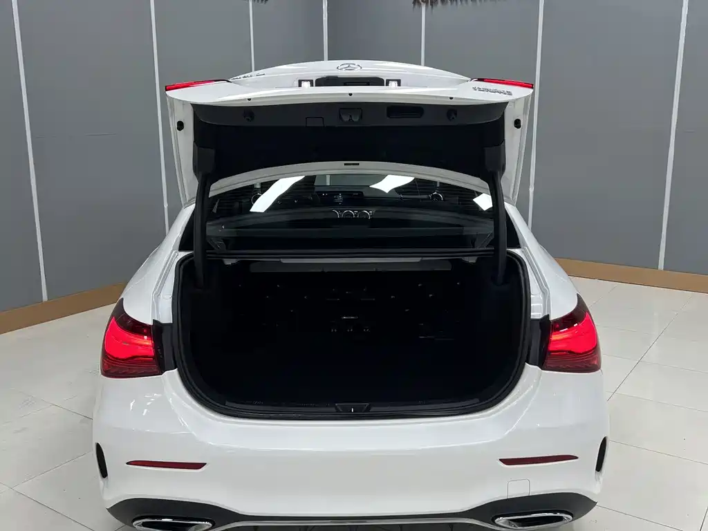 Mercedes-Benz A-Class 2023 — фото 11