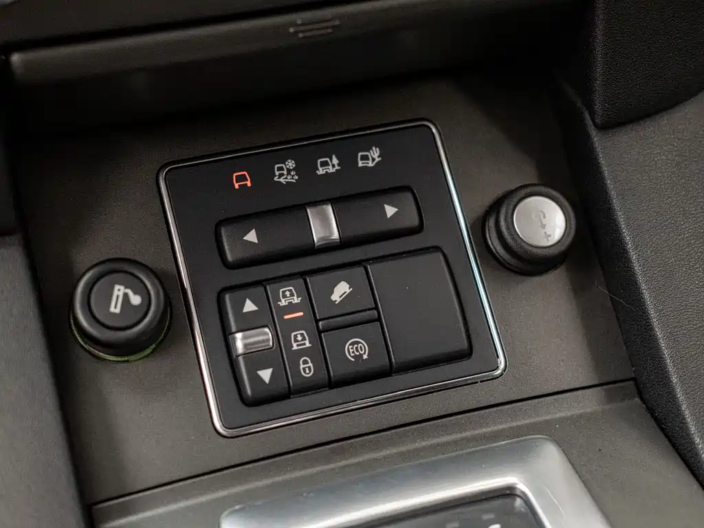 Land Rover Discovery 2014 — фото 10