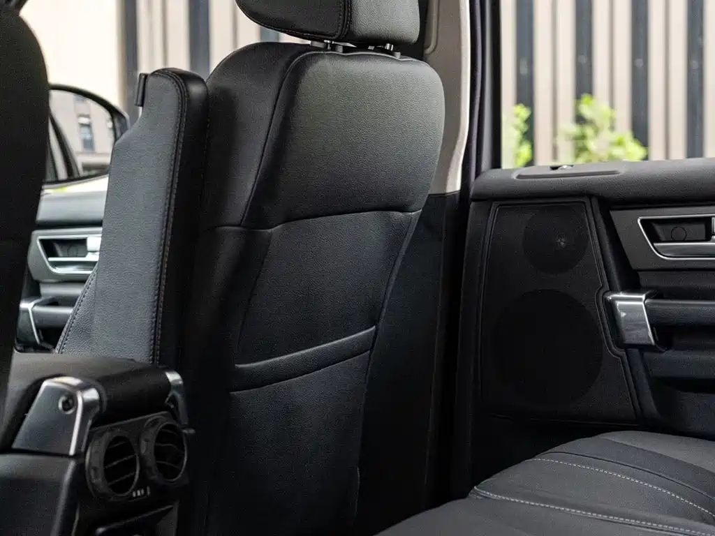 Land Rover Discovery 2014 — фото 12