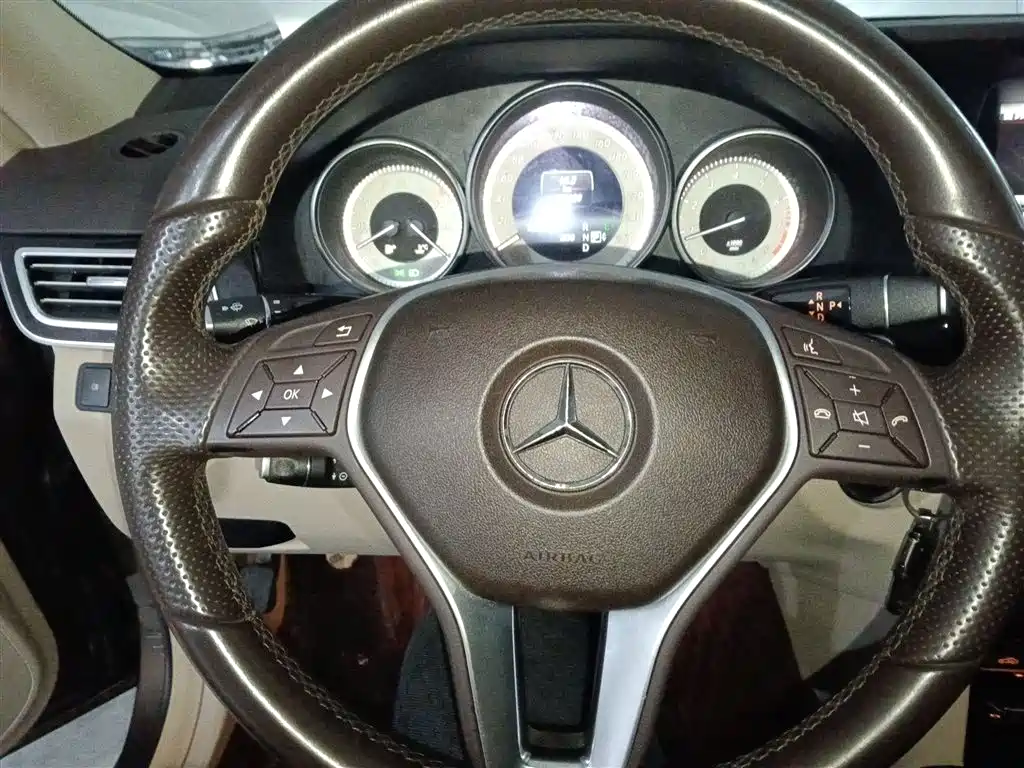 Mercedes-Benz E-Class 2014 — фото 11