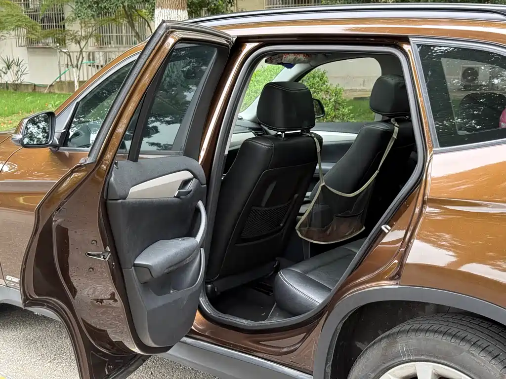 BMW X1 2015 — фото 21