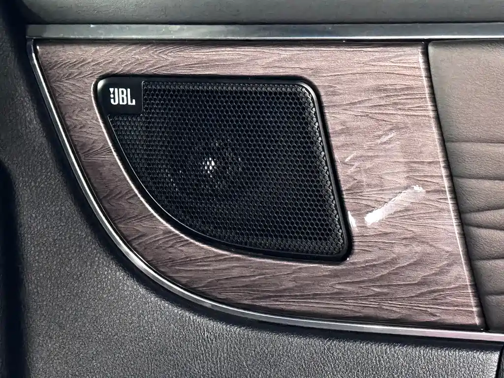 Toyota Alphard 2024 — фото 27