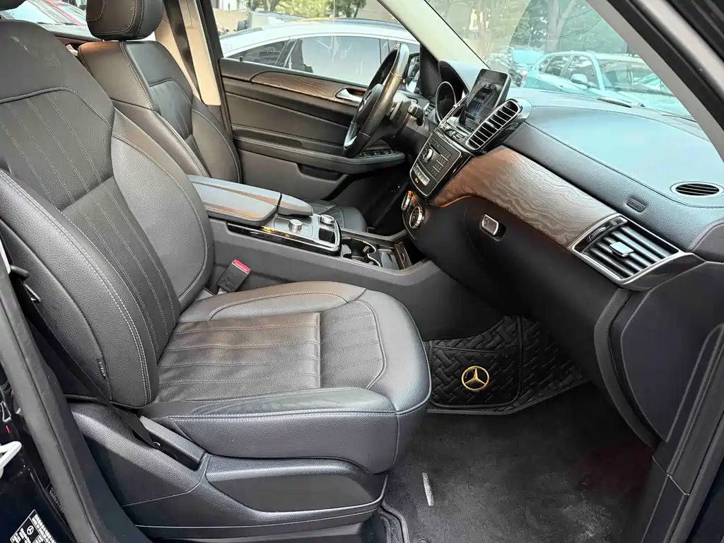 Mercedes-Benz GLE 2017 — фото 16