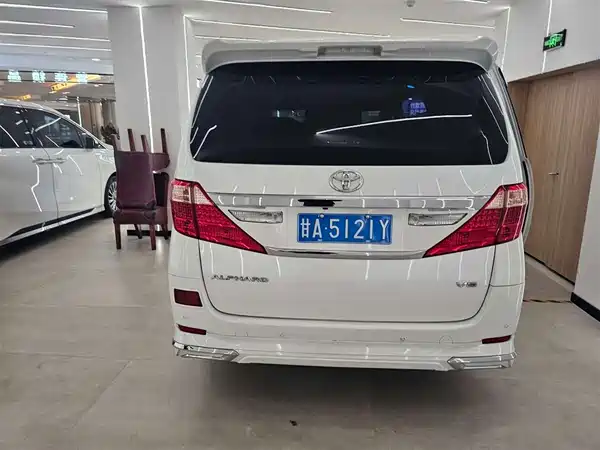 Toyota Alphard 2012