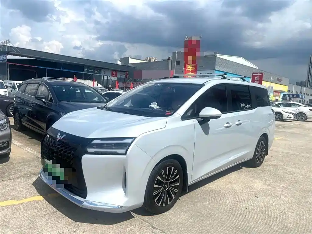 Wuling Starlight 730 EV 2025