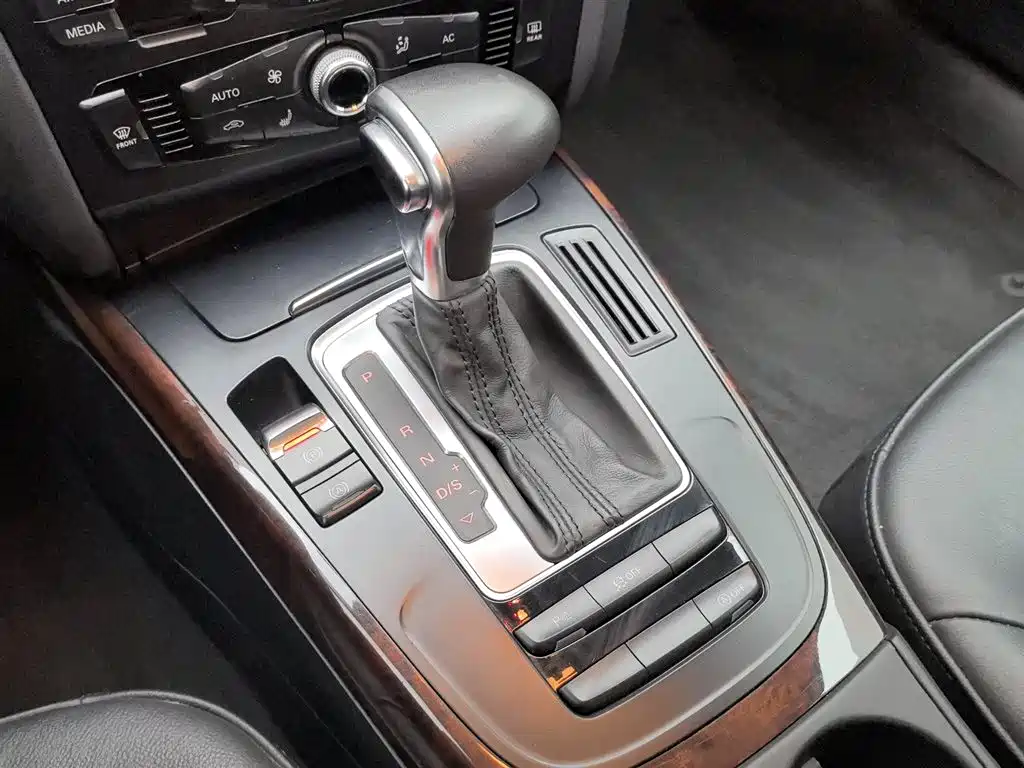 Audi A4L 2013 — фото 13