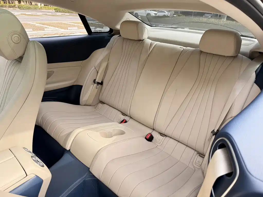 Mercedes-Benz E-Class 2022 — фото 11