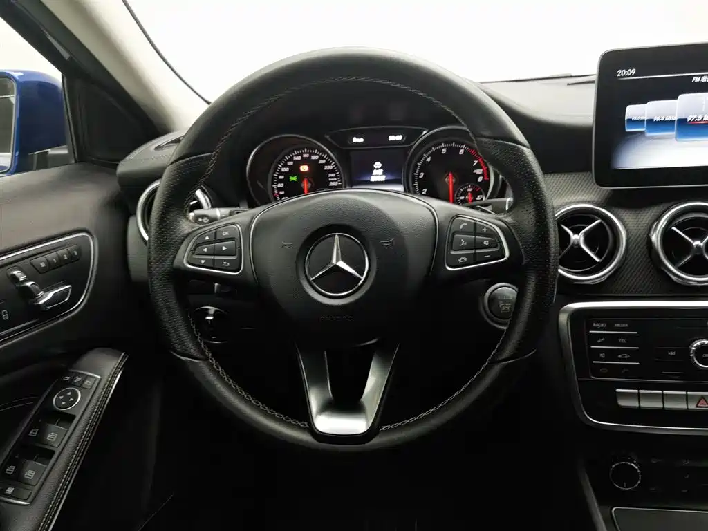 Mercedes-Benz GLA 2019 — фото 11