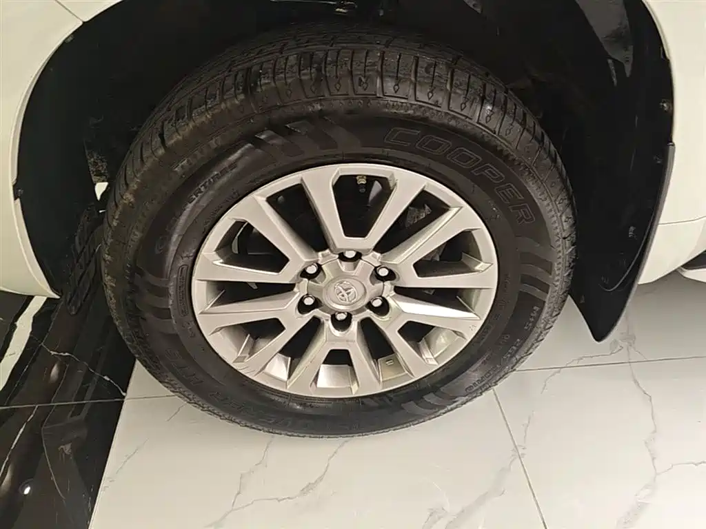 Toyota Prado 2019 — фото 23