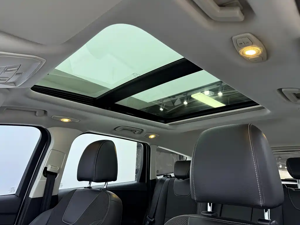 Ford Kuga 2016 — фото 13
