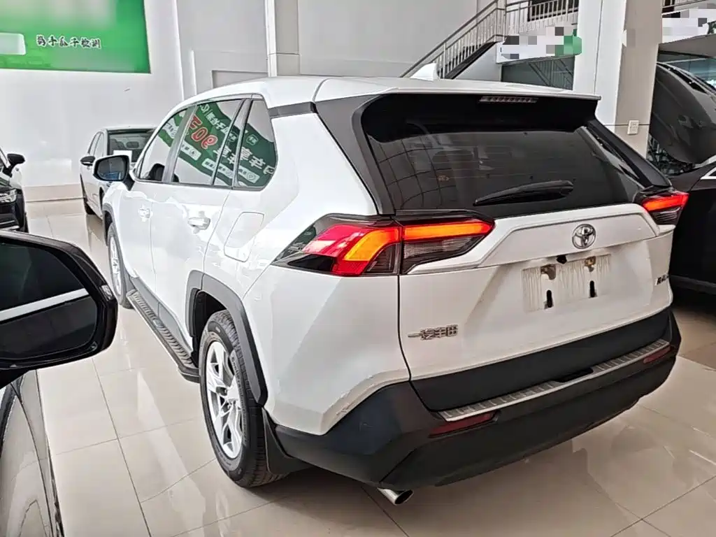 Toyota RAV4 2021