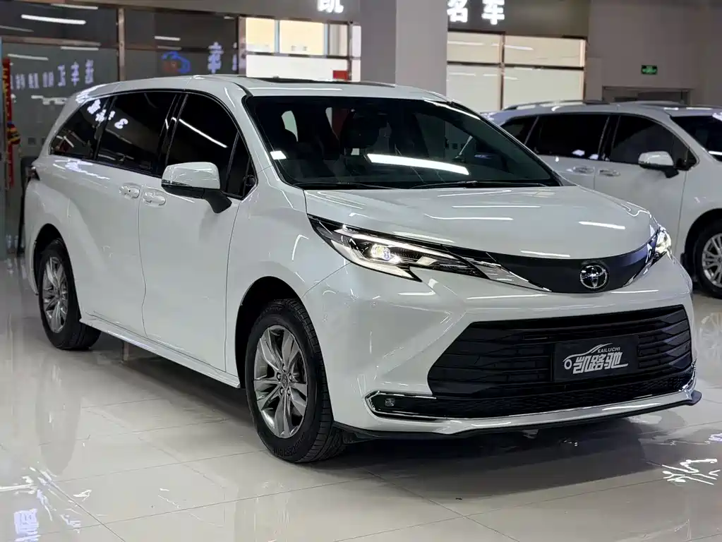 Toyota Sienna 2025