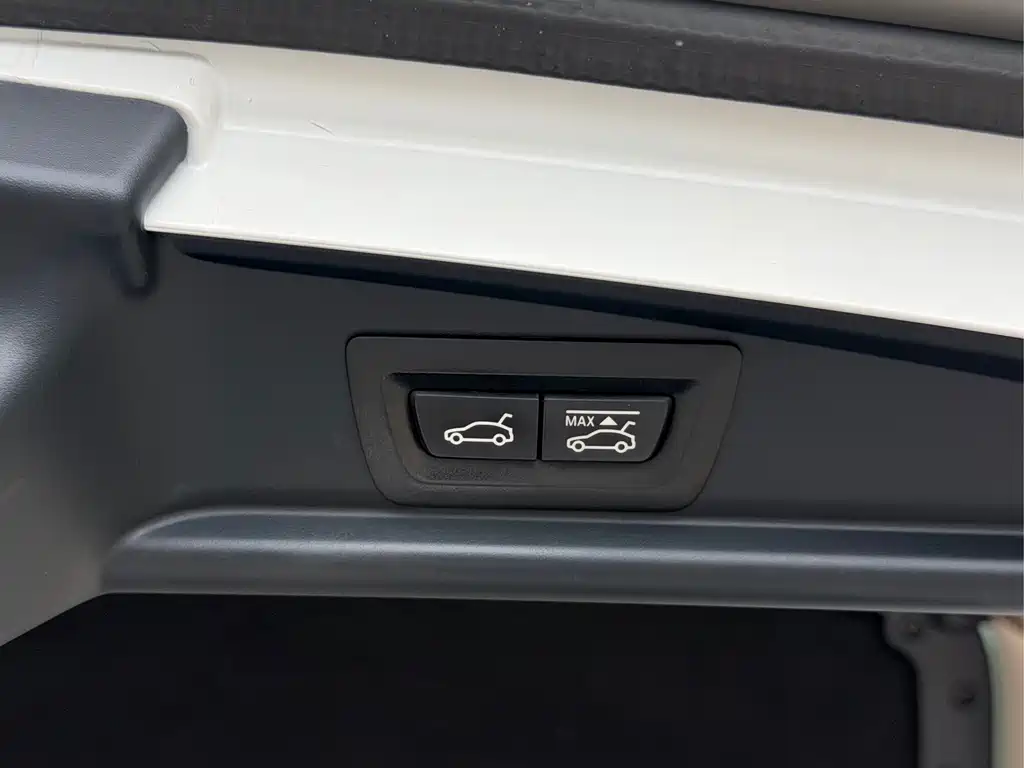 BMW 5 Series GT 2016 — фото 19