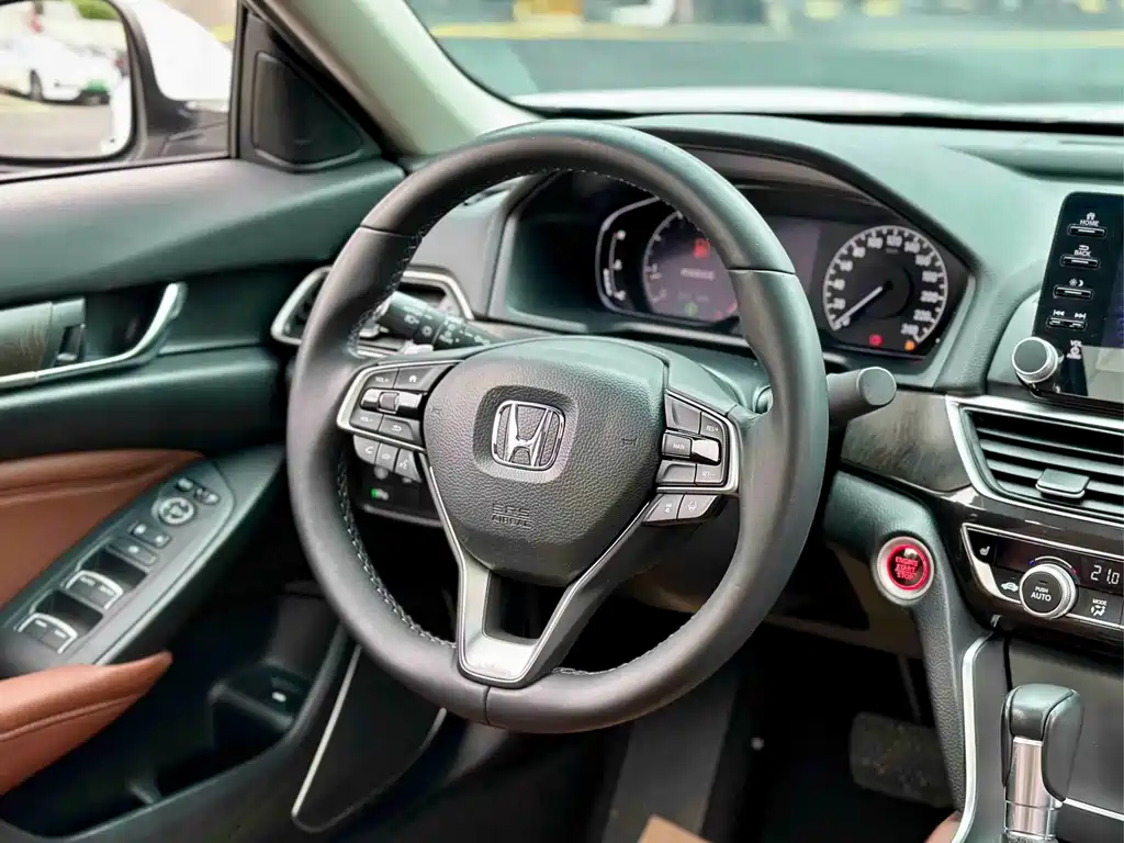 Honda Inspire 2019 — фото 16