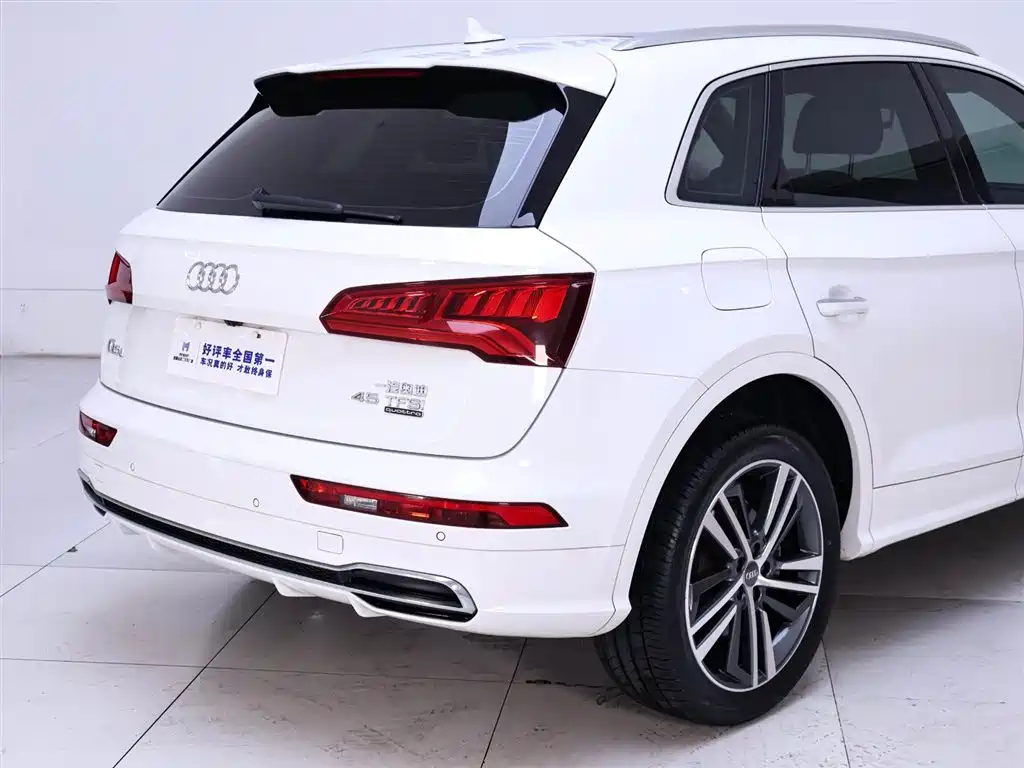 Audi Q5L 2020 — фото 8