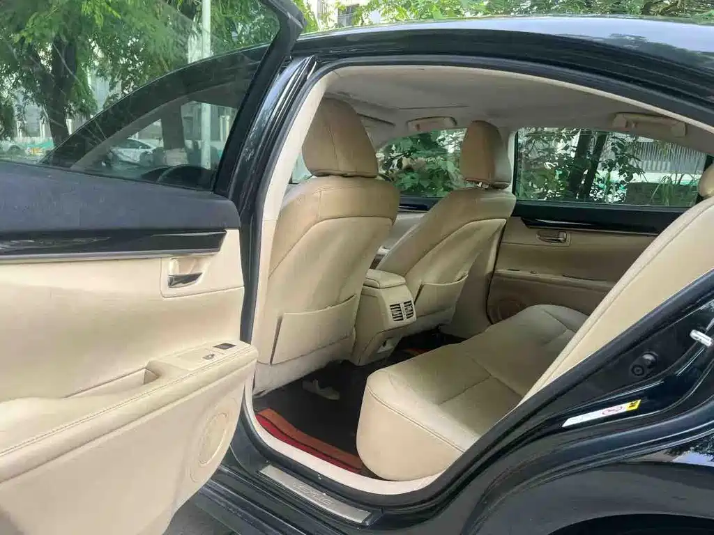 Lexus ES 2012