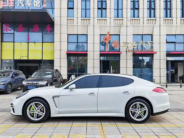 Porsche Panamera 2013
