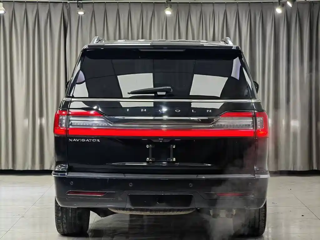 Lincoln Navigator 2019 — фото 9