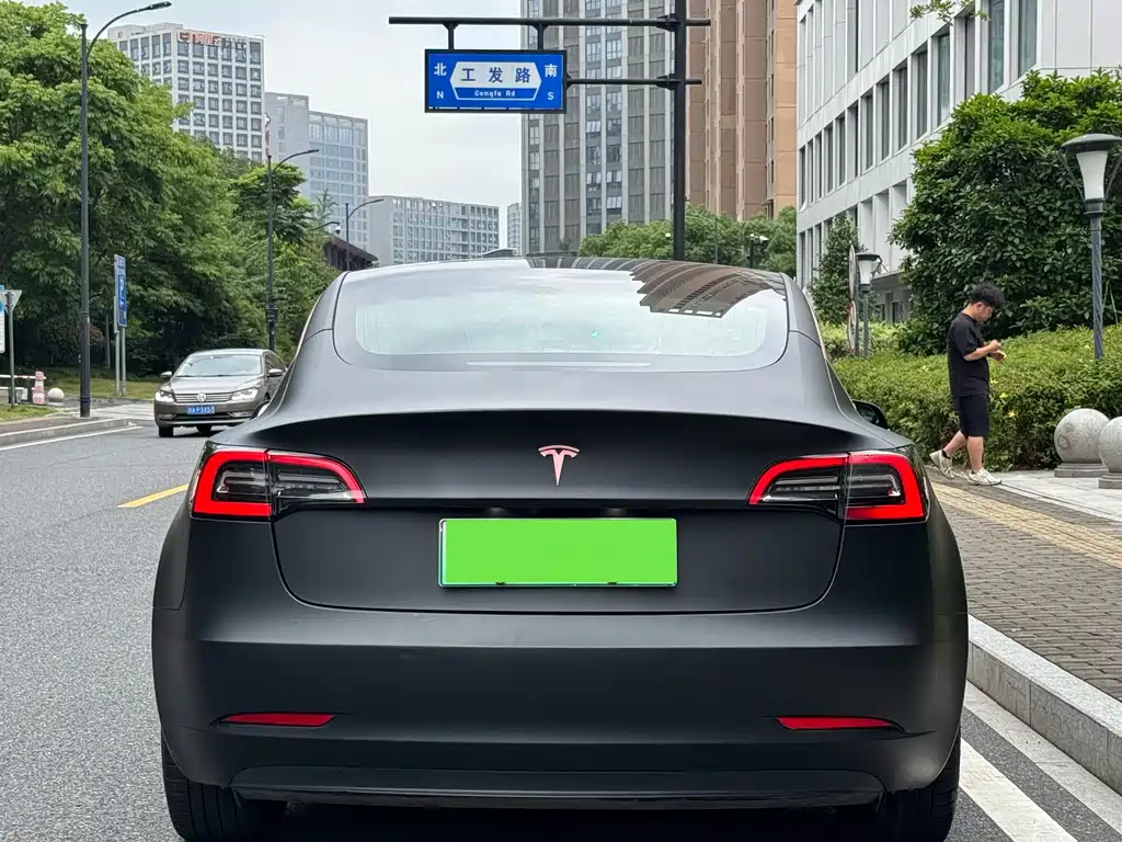 Tesla Model 3 2020 — фото 11