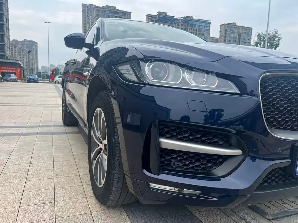 Jaguar F-PACE 2018 — фото 12