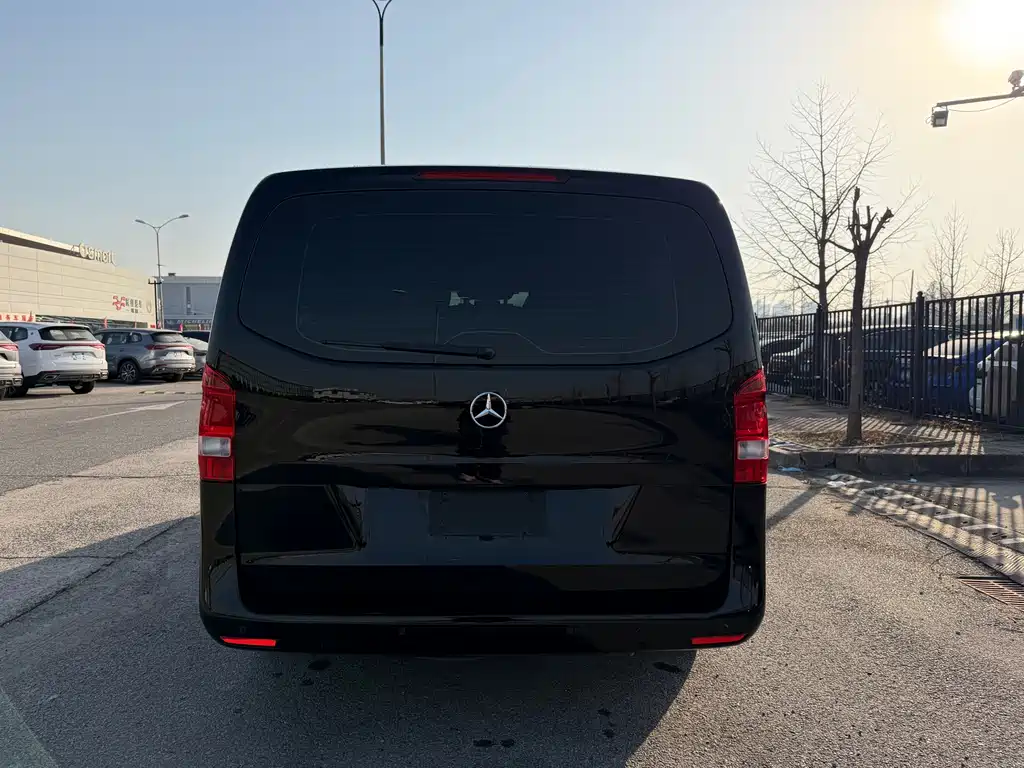 Mercedes-Benz Vito 2023 — фото 6