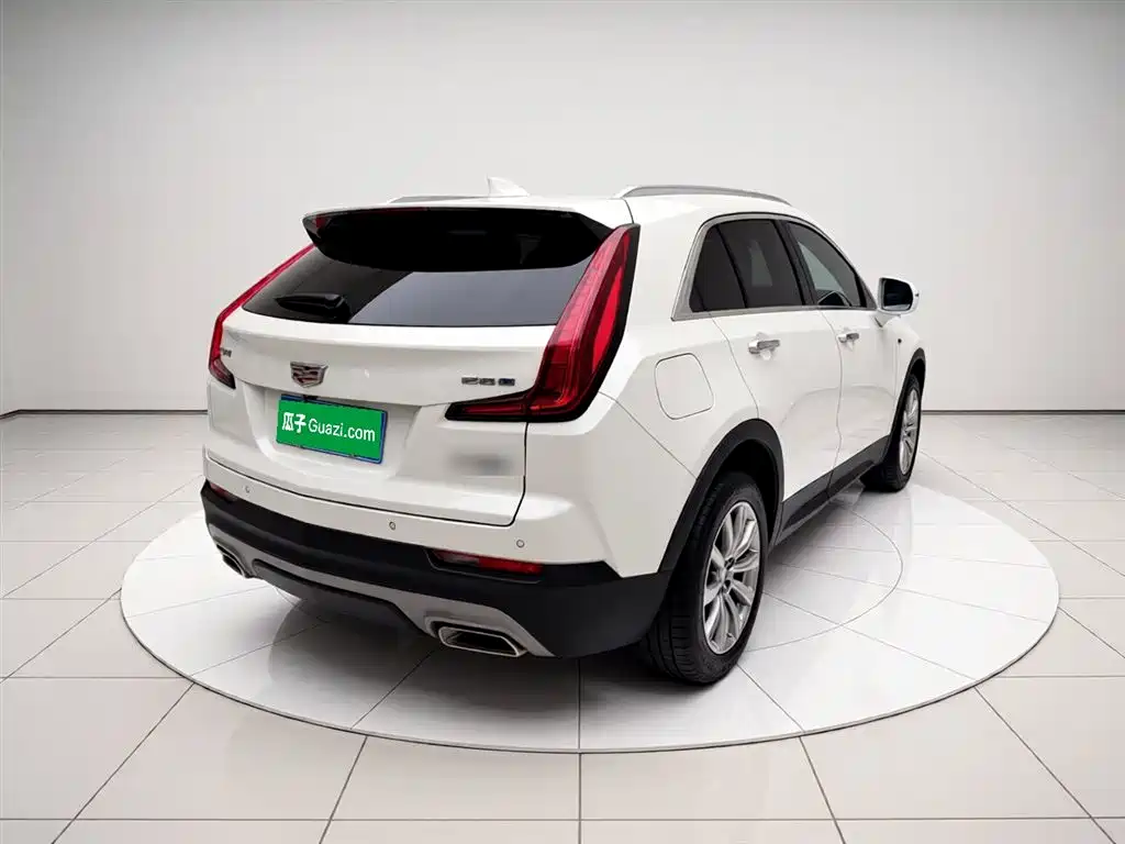 Cadillac XT4 2022 — фото 6