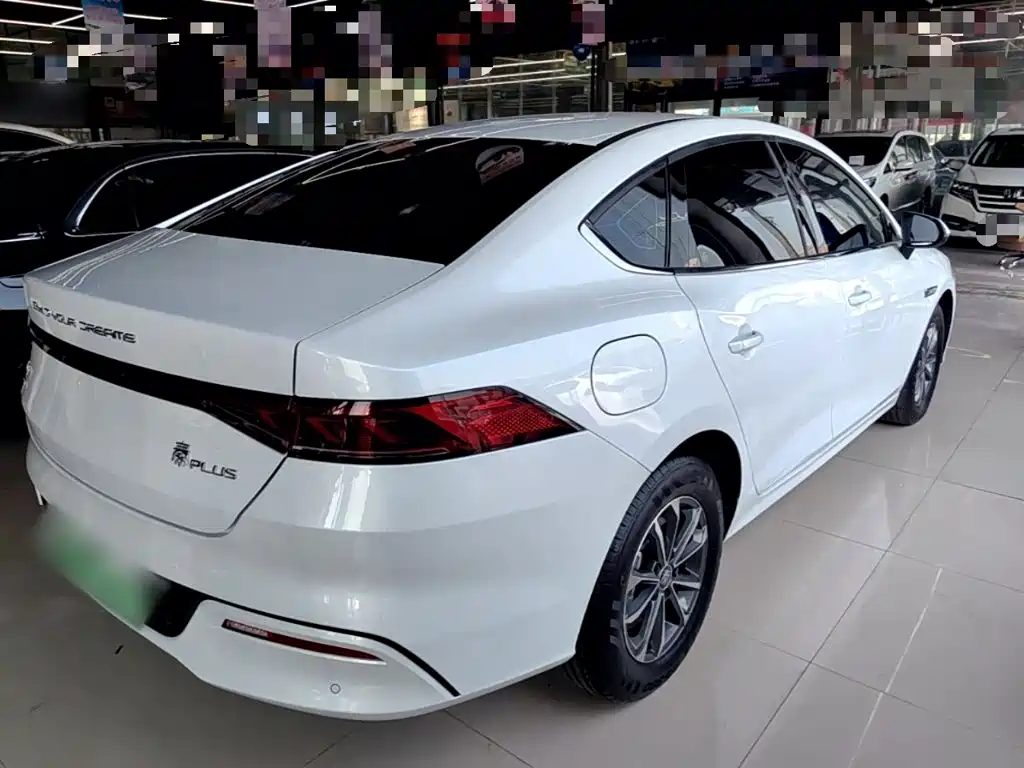 BYD Qin PLUS 2023 — фото 7