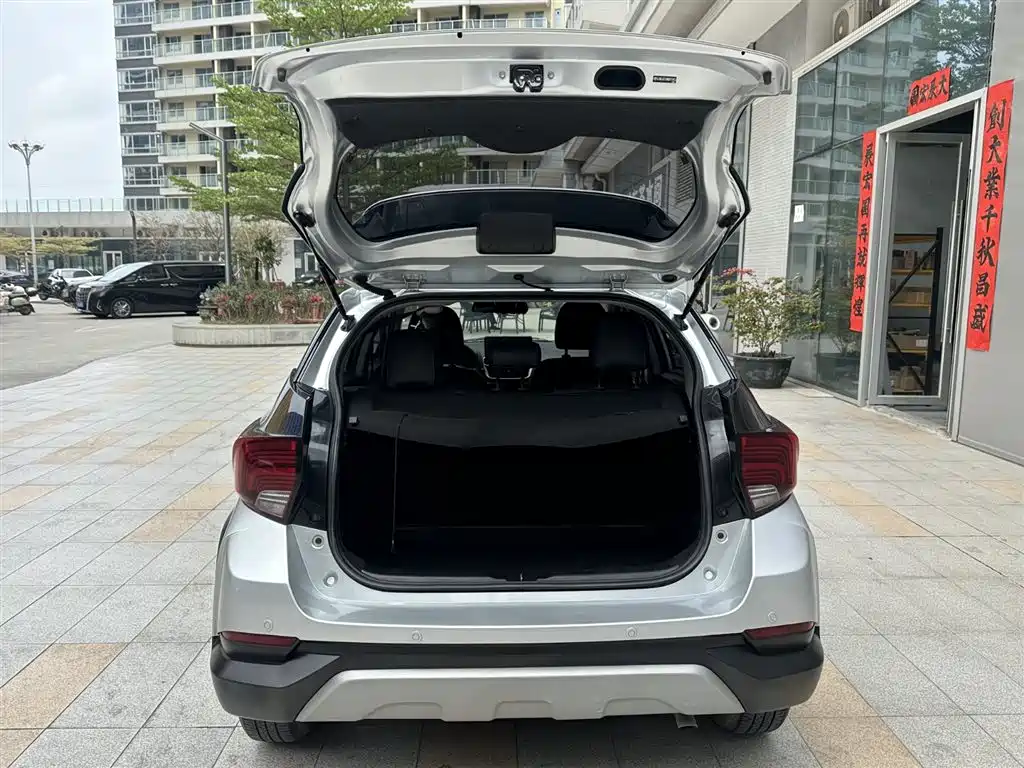 Toyota Yaris L 2021 — фото 12