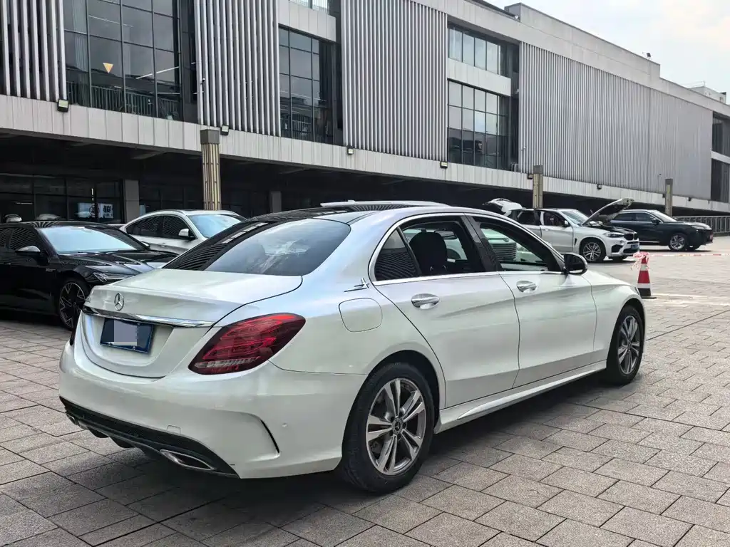 Mercedes-Benz C-Class 2018 — фото 9