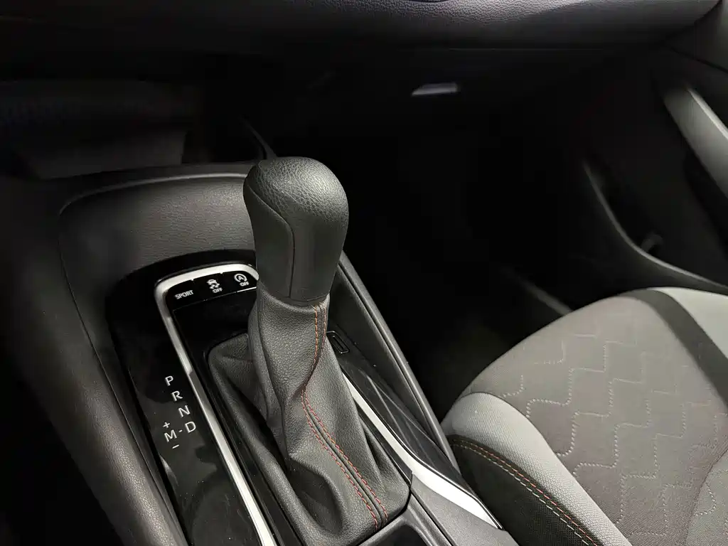 Toyota Corolla 2023 — фото 13