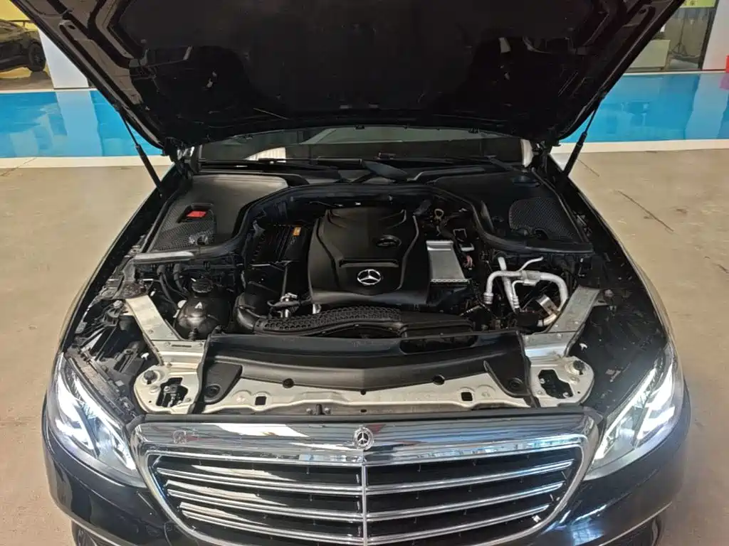 Mercedes-Benz E-Class 2018 — фото 20