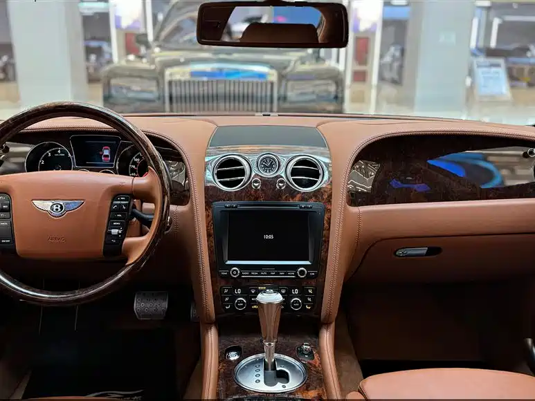 Bentley Flying Spur 2011 — фото 20