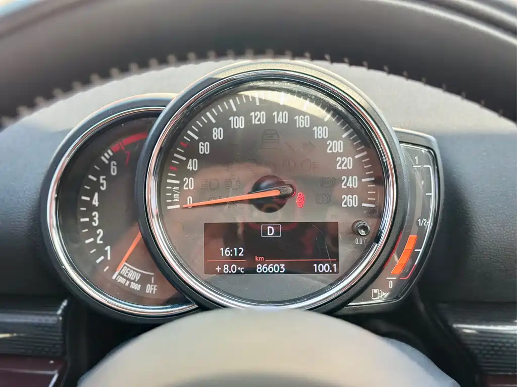 MINI Clubman 2019 — фото 12