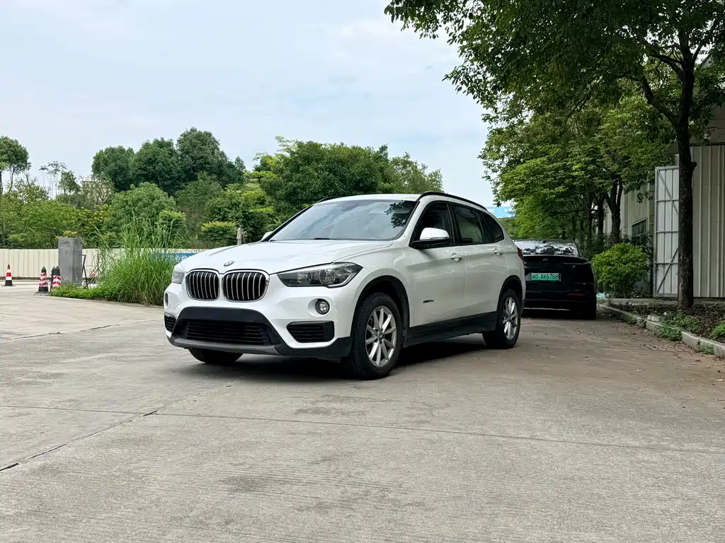 BMW X1 2018 — фото 1