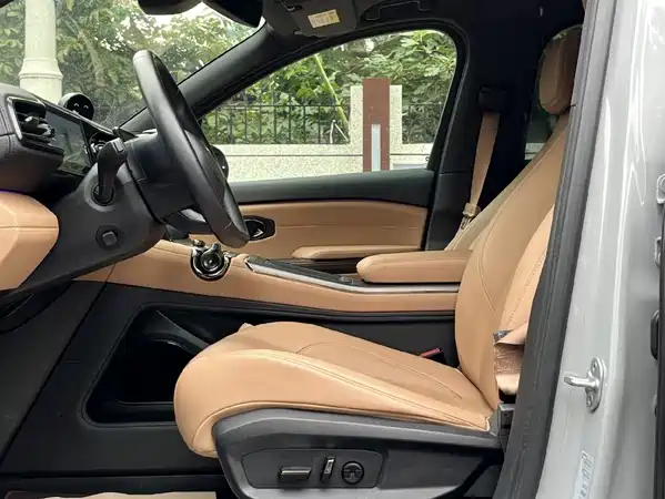 NIO ES6 2020