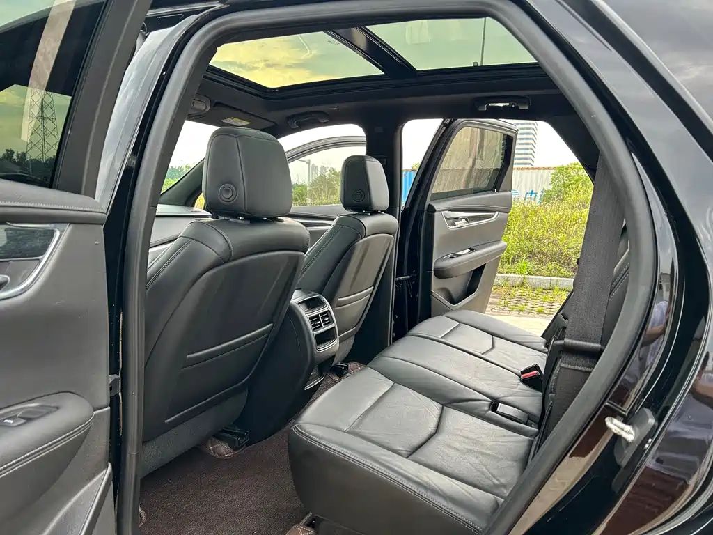 Cadillac XT5 2020 — фото 10