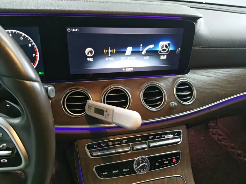 Mercedes-Benz E-Class 2019 — фото 13
