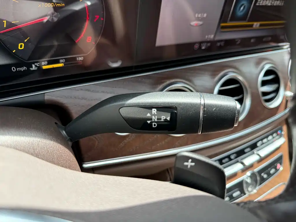 Mercedes-Benz E-Class 2020 — фото 14