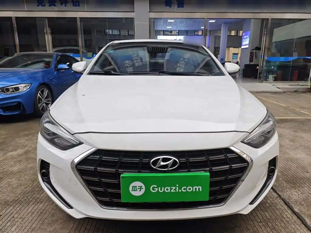 Hyundai Elantra 2020 — фото 3