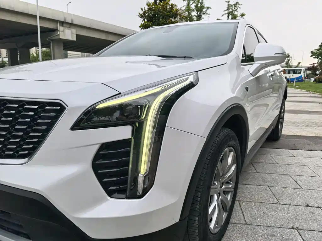 Cadillac XT4 2021 — фото 4