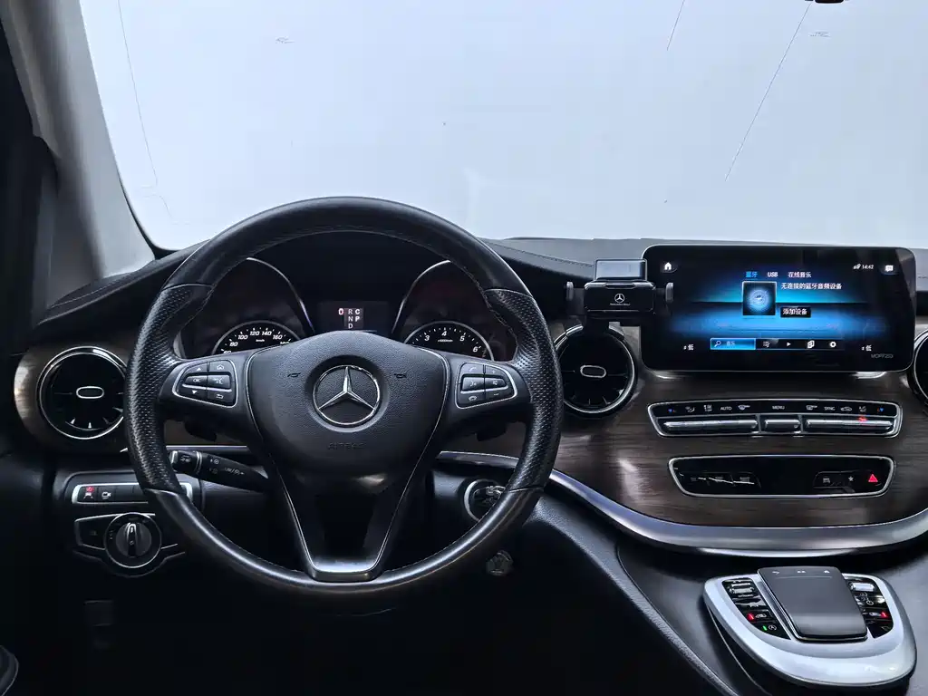 Mercedes-Benz V-Class 2021 — фото 12