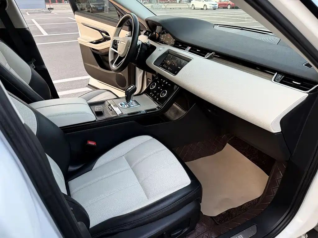 Land Rover Evoque 2022 — фото 11