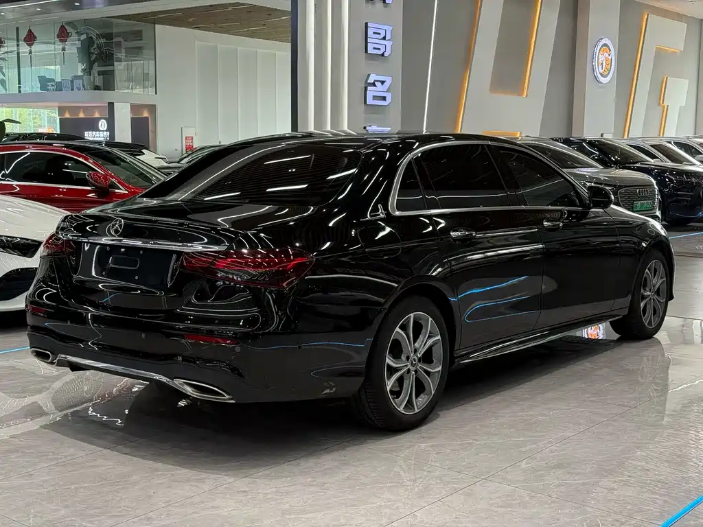 Mercedes-Benz E-Class 2022